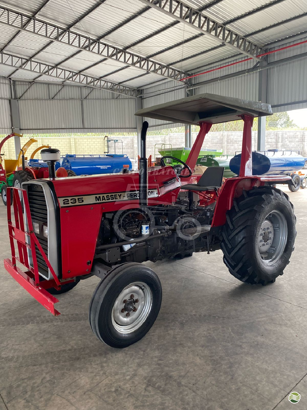 TRATOR MASSEY FERGUSON MF 235 Tração 4x2 Campo Tratores SAO CARLOS SÃO PAULO SP
